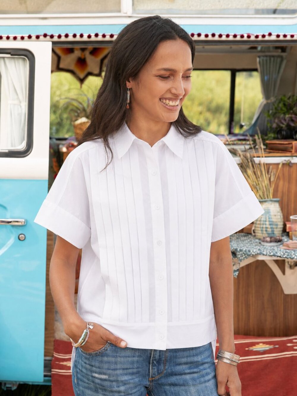 BLUE TASSEL: Pleated Poplin Crop Shirt